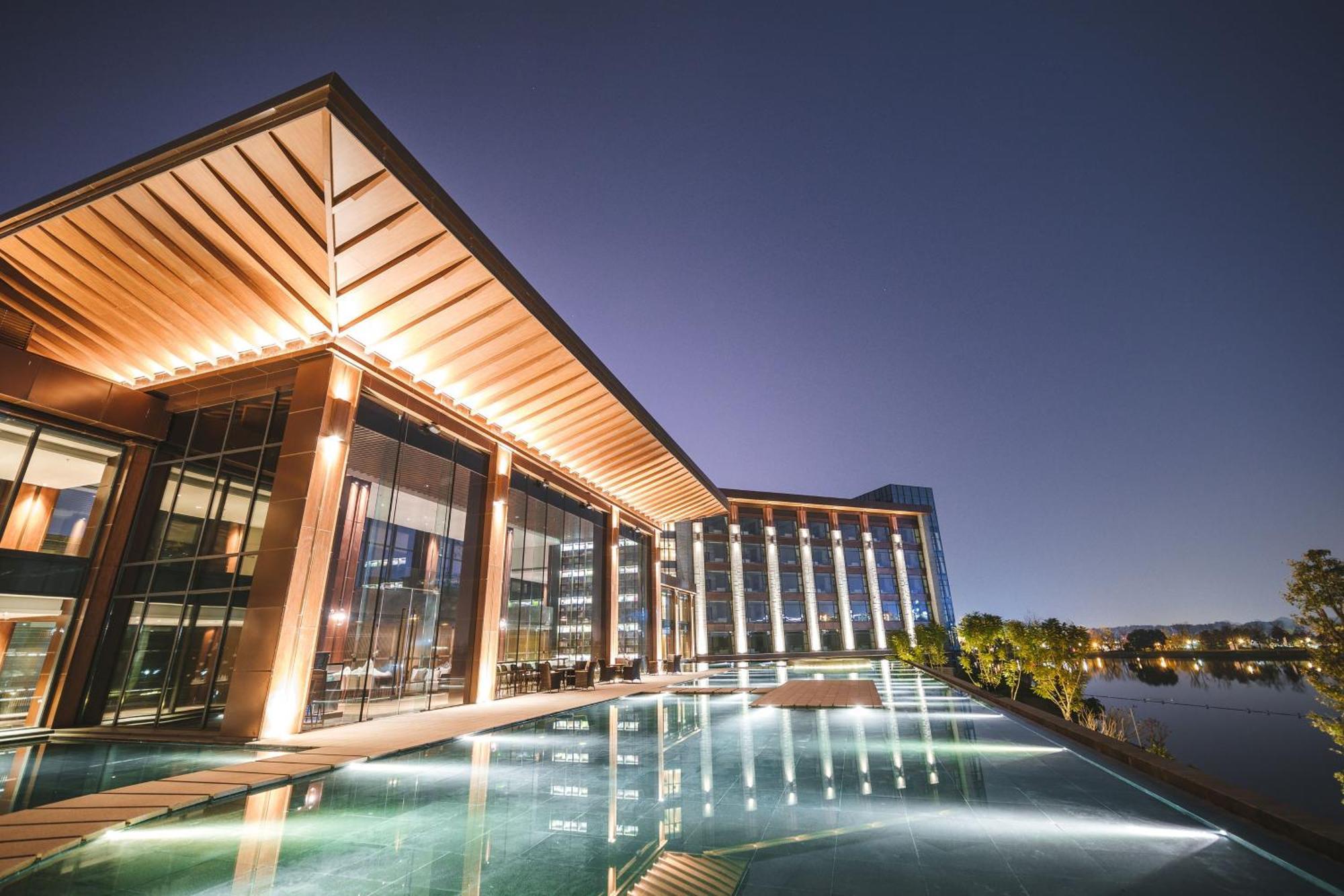 Le Meridien Emei Mountain Resort Ъмейшан Екстериор снимка