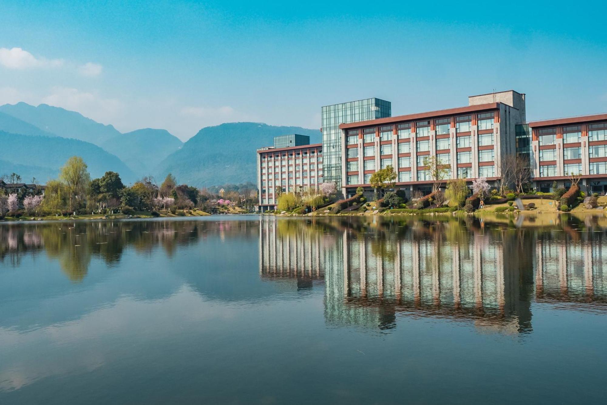 Le Meridien Emei Mountain Resort Ъмейшан Екстериор снимка