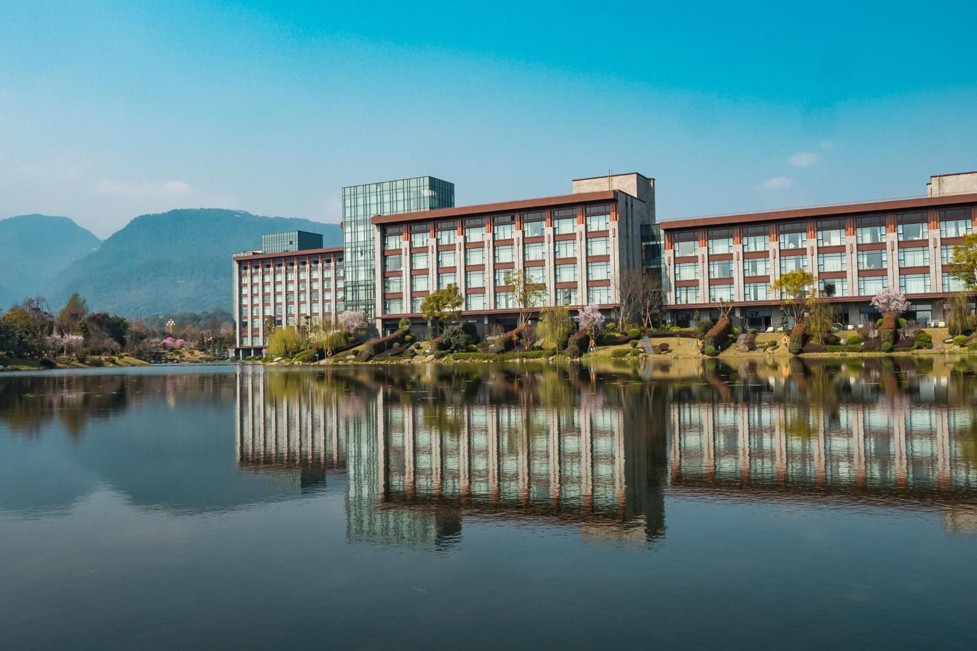 Le Meridien Emei Mountain Resort Ъмейшан Екстериор снимка